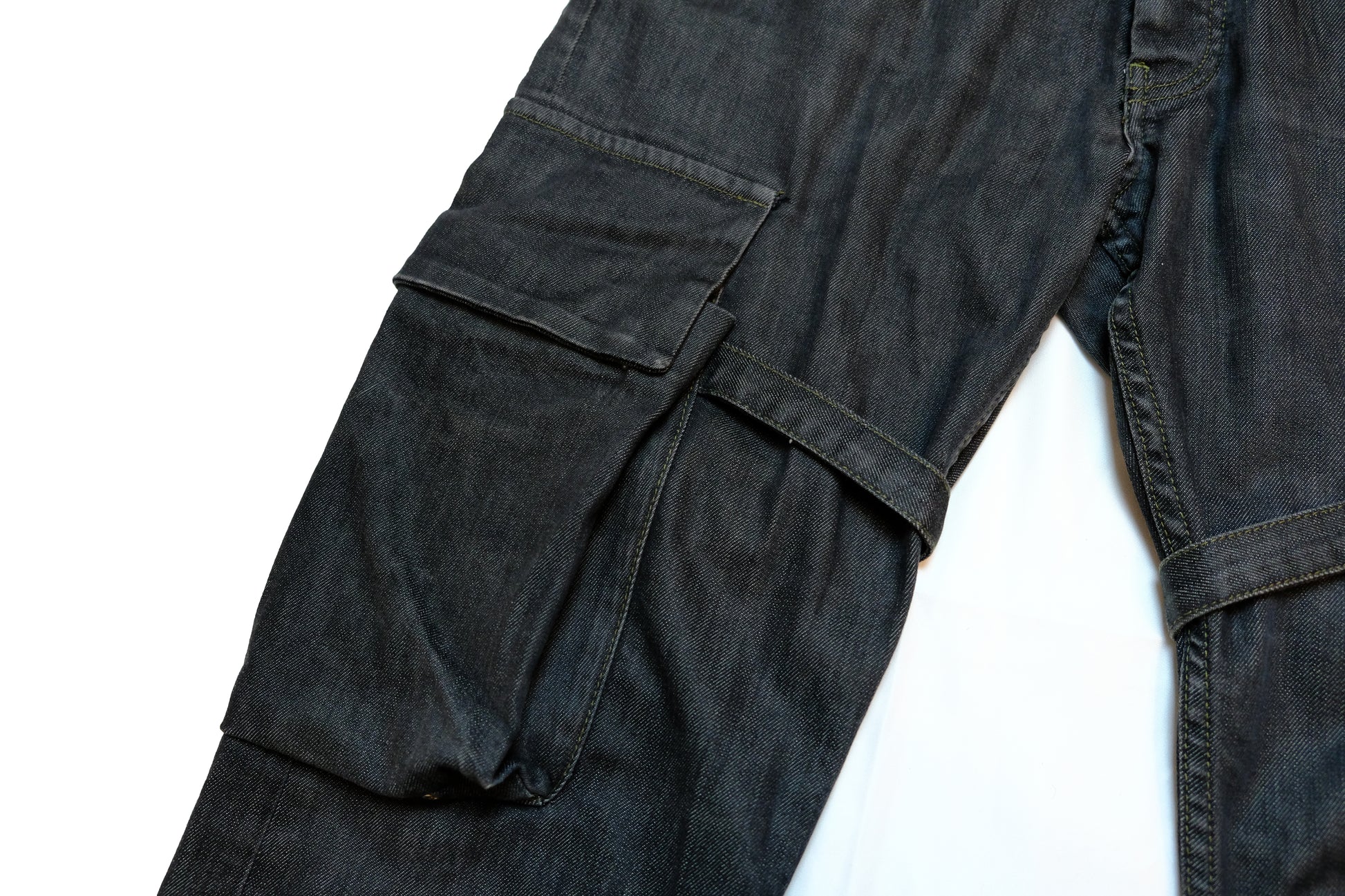 Helmut Lang - AW04 Bondage Cargo Pants- Denim, Size 29 – Archaic